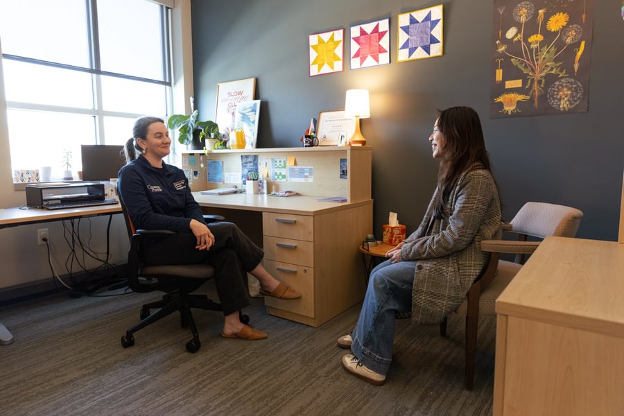 Jillian Bradley meets with a student at the Center for Career Engagement.