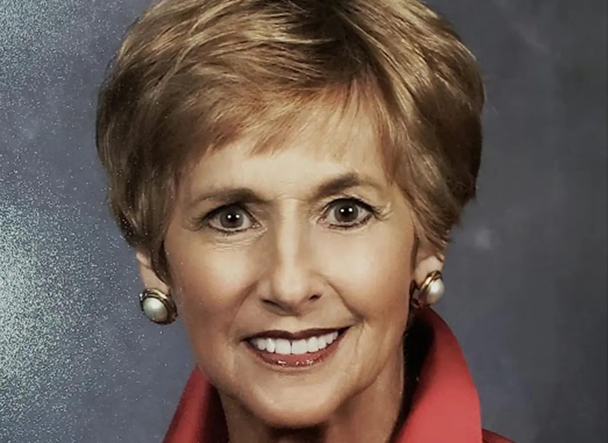 Linda Pappas Funsch headshot