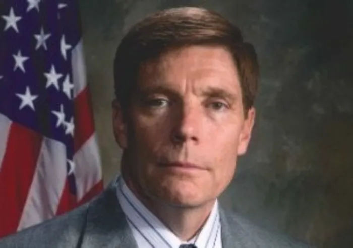 Headshot of Stephen Fireoved