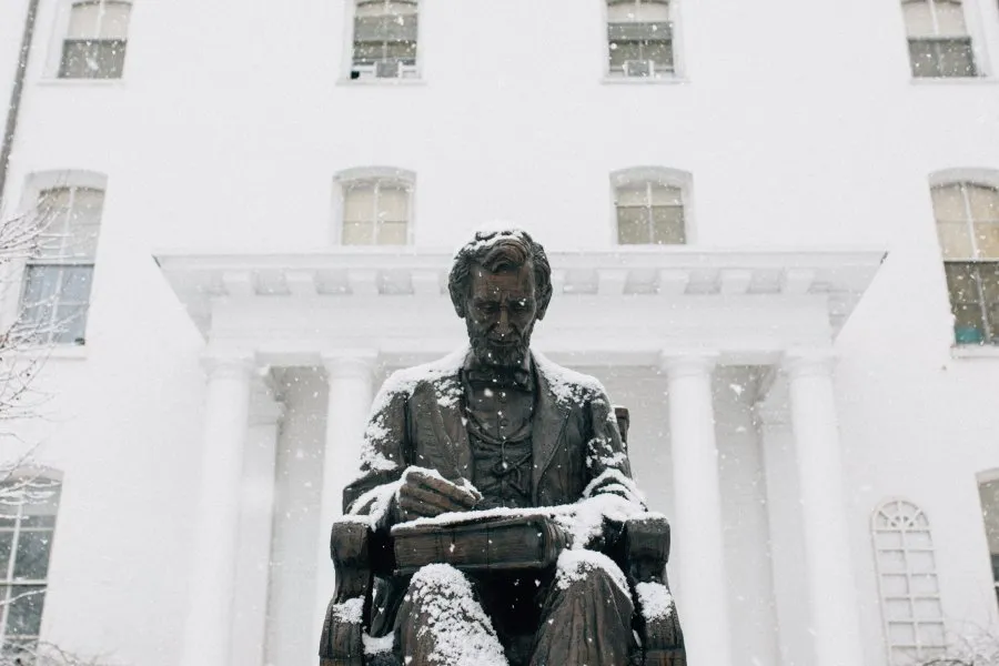 Statue of Abraham Lincoln