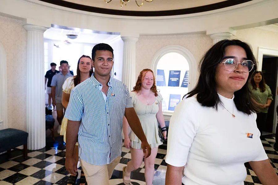 Class of 2028 students walk through the rotunda of Pennsylvania Hall