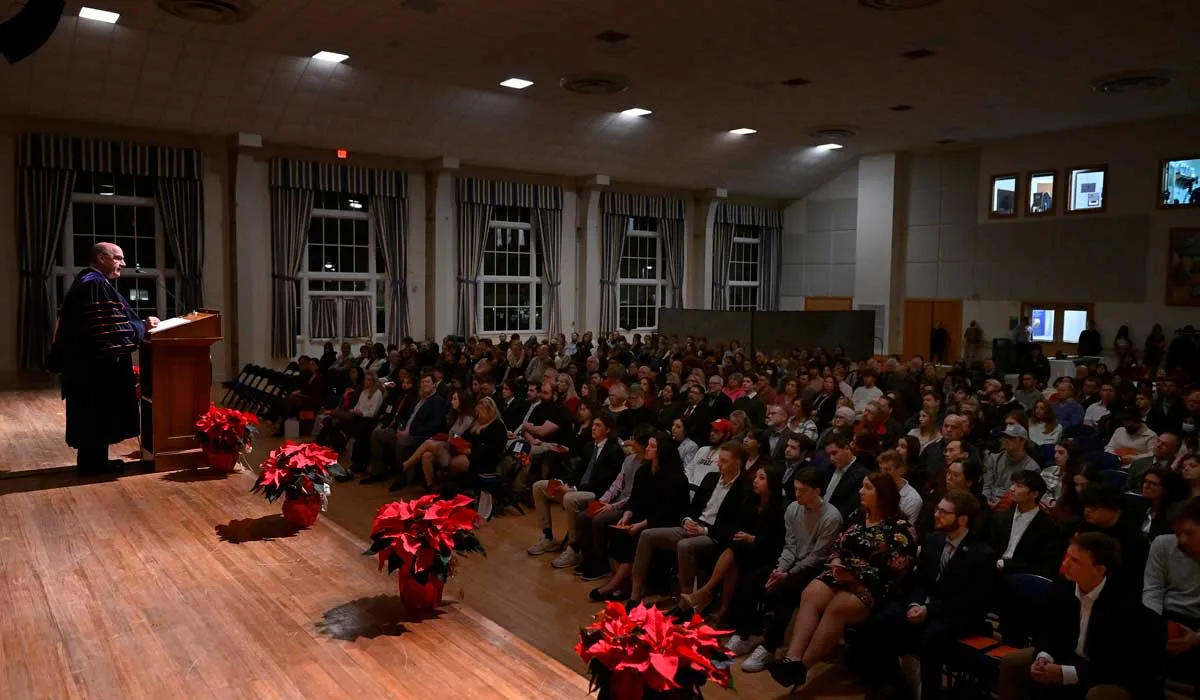 President Bob giving a speech at 2022 Midyear eremony.
