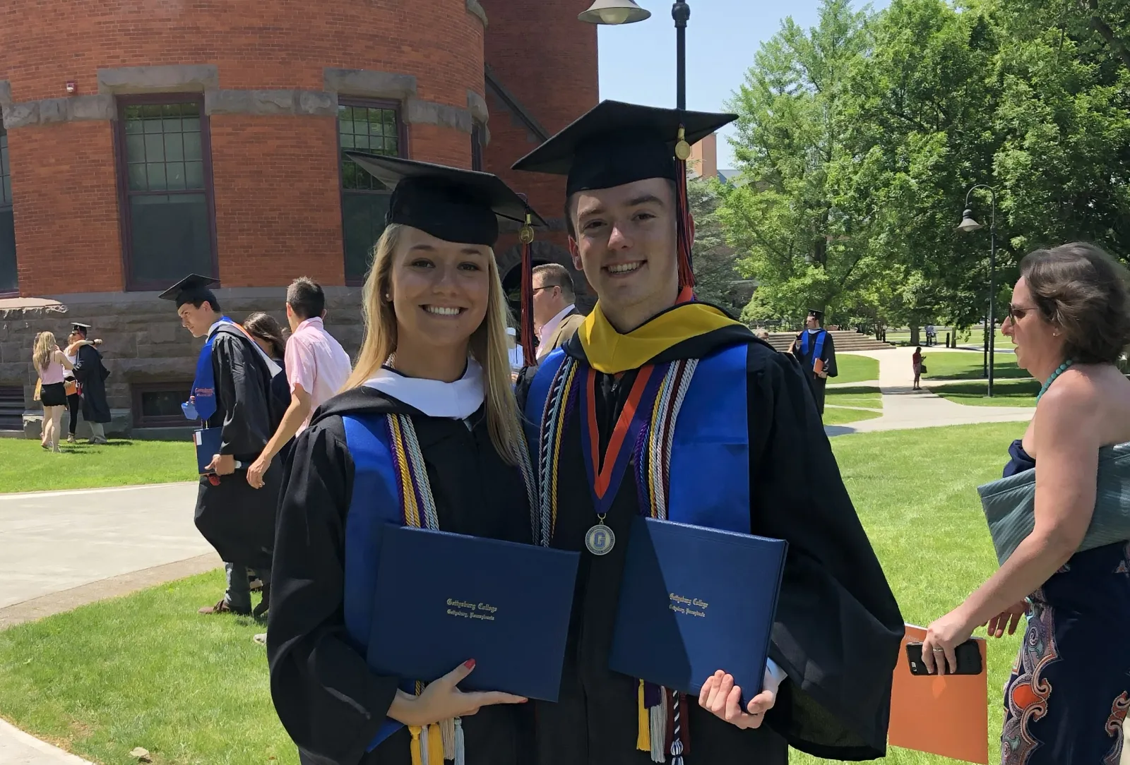 Lisa Fendrick '19 and Kevin Klassen '19 at graduation.