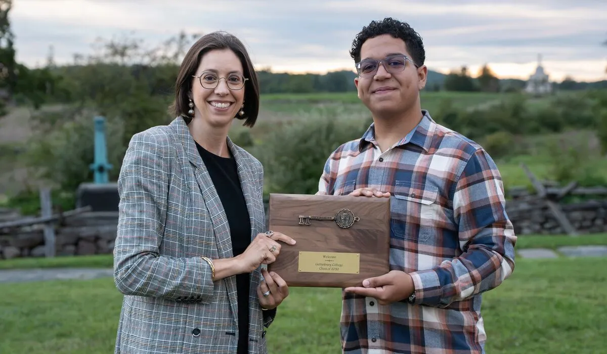 Alessandro Araujo ’30 with Gettysburg Mayor and Public Policy Prof. Alison Lintal 