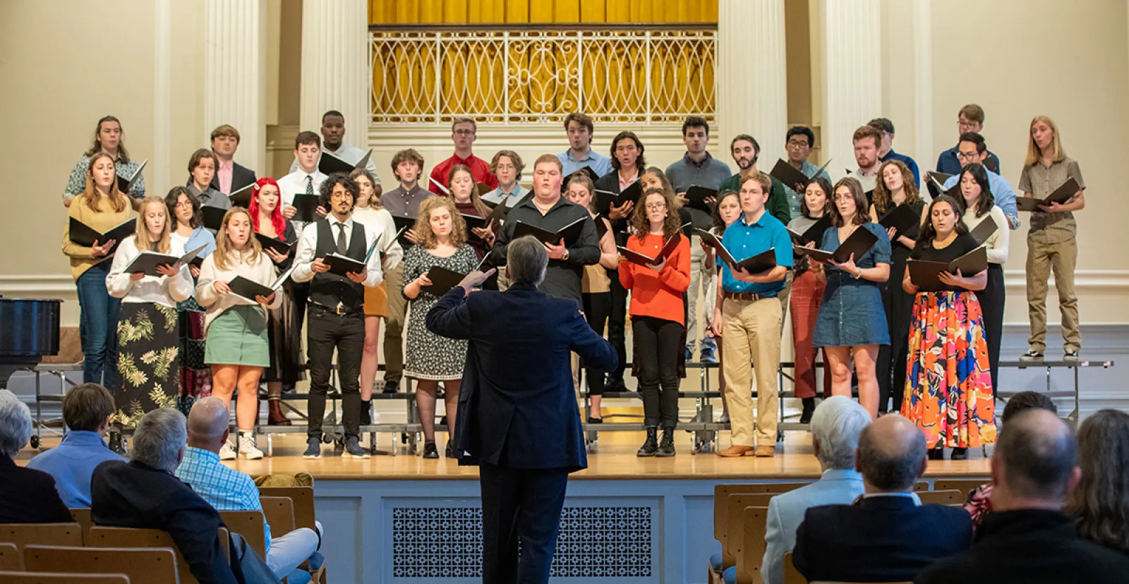 The Gettysburg College Choir performs
