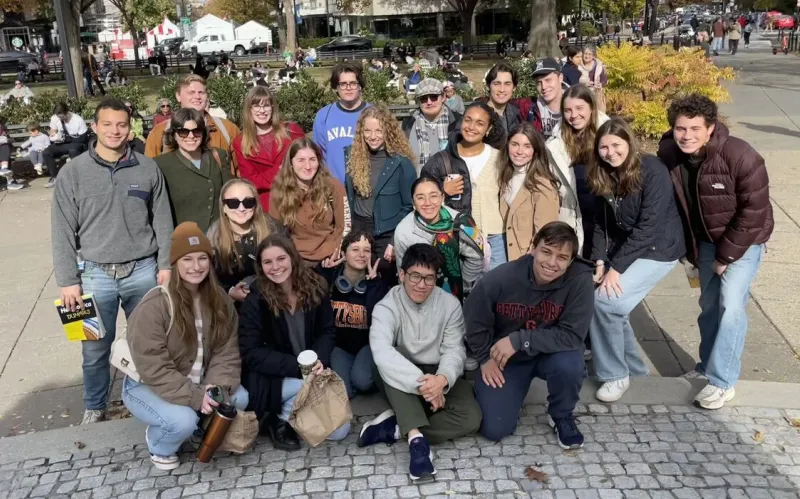 Prof. Wallach with students on a class trip to Washington, D.C.