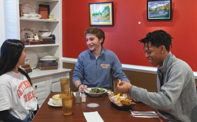 Students gather for dinner at Garryowen Irish Pub