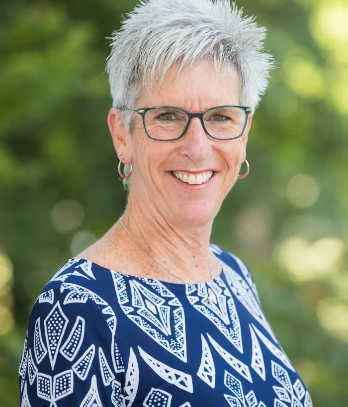 Photo of Dianne Thompson